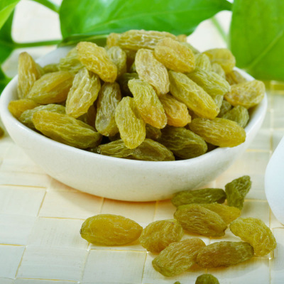 新疆特产A级绿葡萄干新货吐鲁番无核葡萄干优价 散装批发品质保证图2