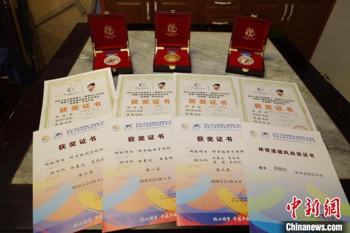 “00后”特殊运动员勇敢追梦:通过网球走出精彩人生