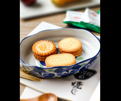 上海三牛饼干 鲜葱酥 椒盐 芝麻 牛奶 四味整箱批发 10斤图5