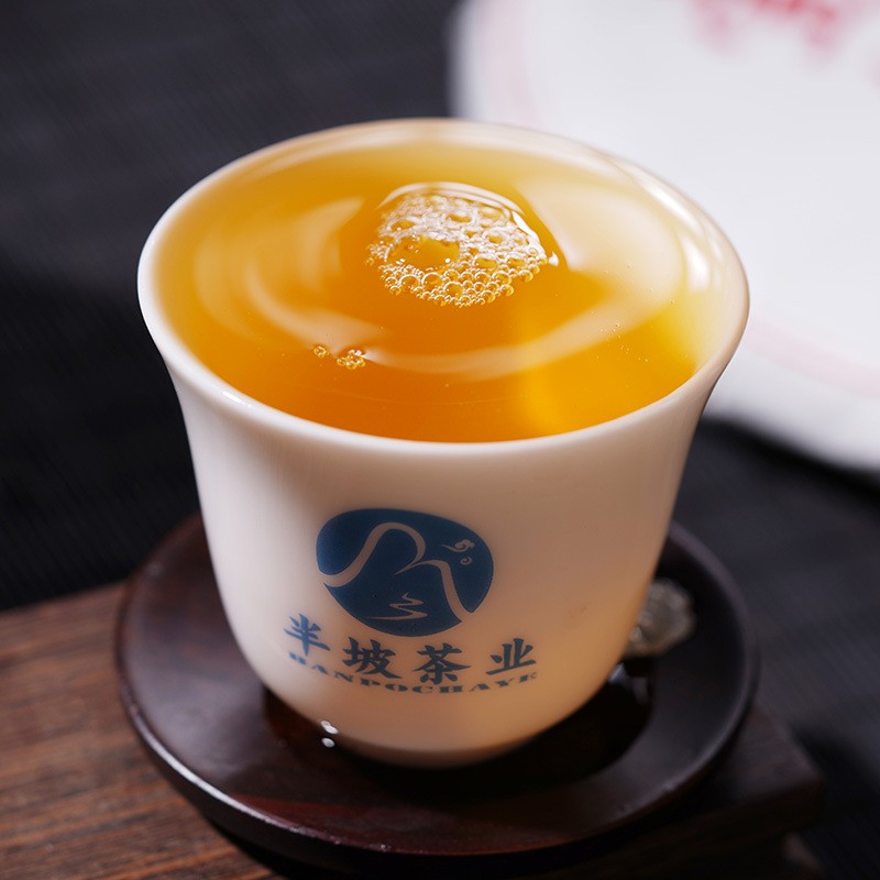 云南厂家直供2019年头春普洱茶纯料生茶一周年限量纪念饼茶357g饼图3