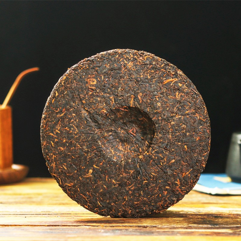 源头工厂批发云南普洱 七子饼茶熟茶 357克宫廷普洱茶饼 勐海熟茶图2
