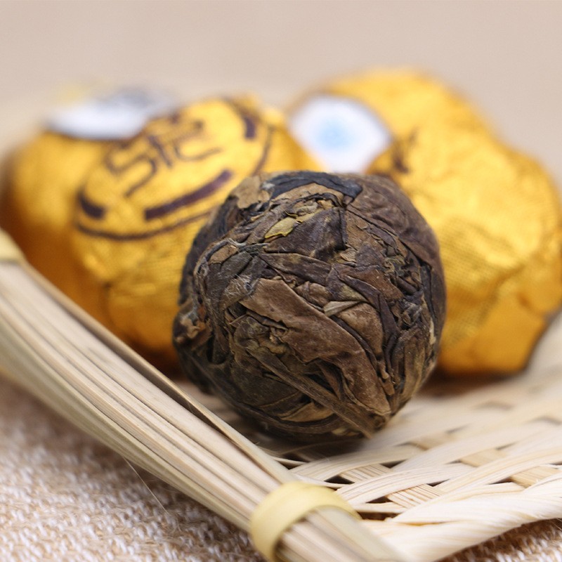 2013年福鼎白茶老寿眉巧克力龙珠一粒5克一斤价药香春茶叶图3
