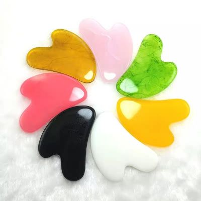 厂家直供心形刮痧片 树脂蜜蜡刮痧板 仿玉石粉晶按摩滚轮