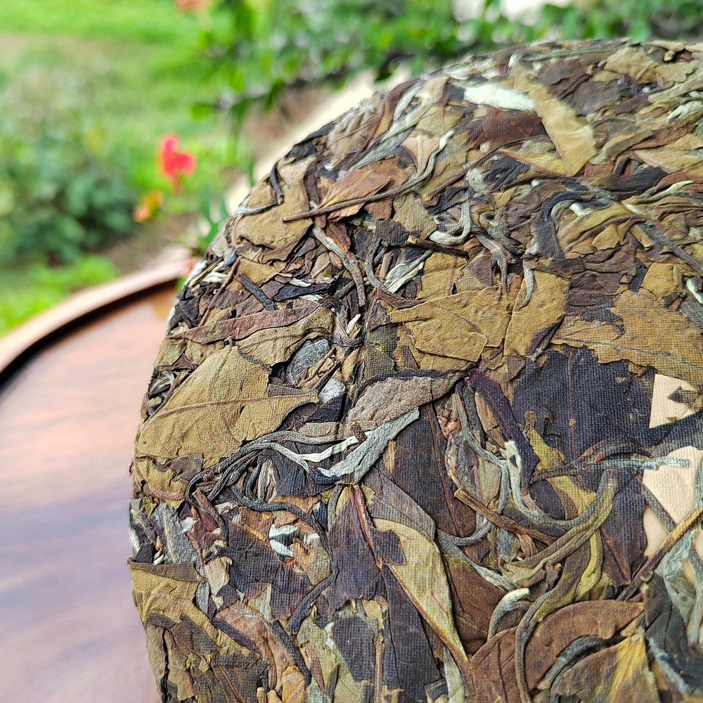 白茶普洱茶月光白 2021年老树生晒白茶饼300g 云南茶叶厂家批发图2