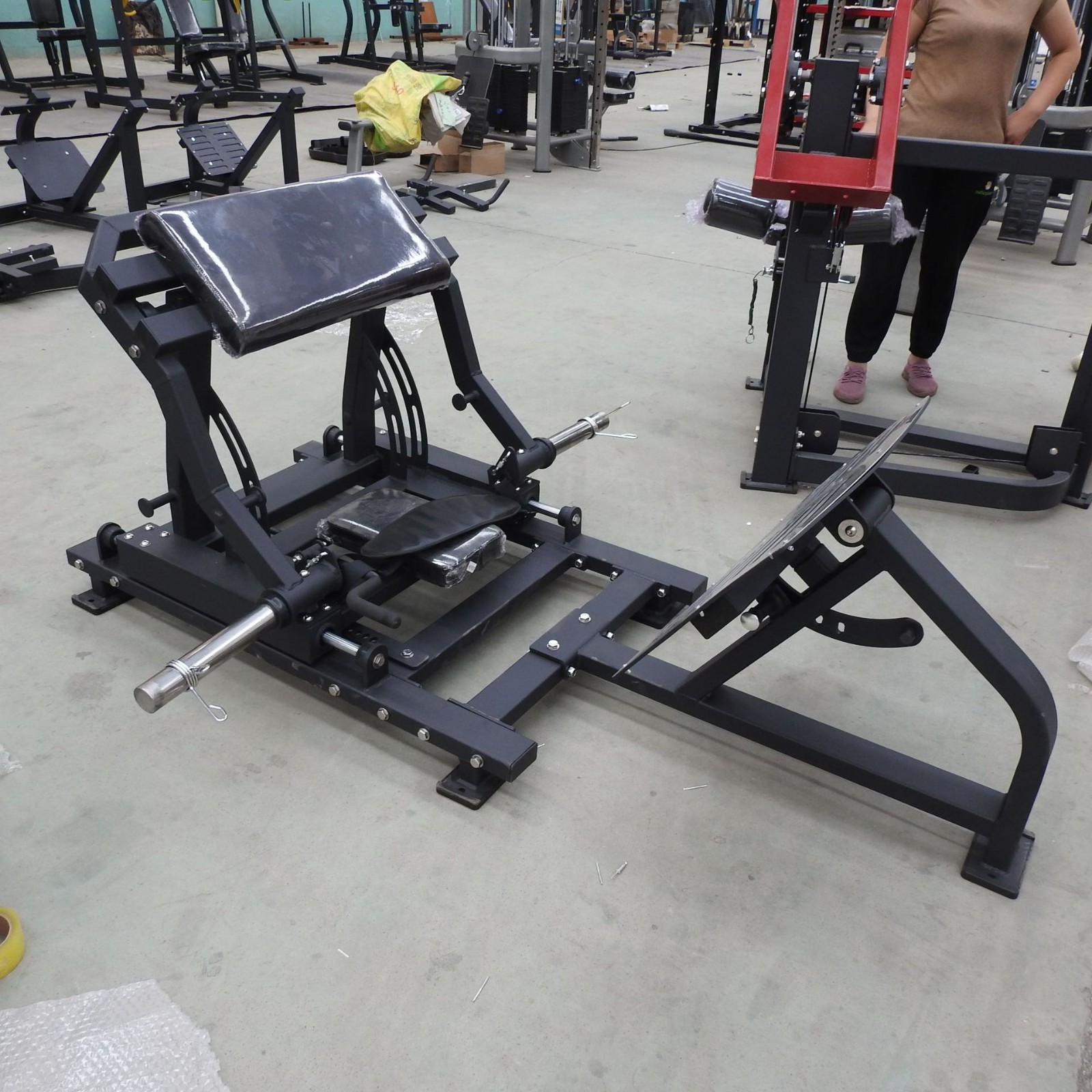 臀桥训练机健身器材商用健身房工作室卧推力量训练器械臀部训练器