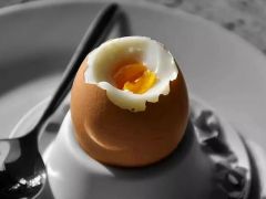 蛋黄颜色越深的鸡蛋，才越有营养？土鸡蛋的营养价值最高？